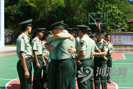 武警紫金县中队老兵退伍