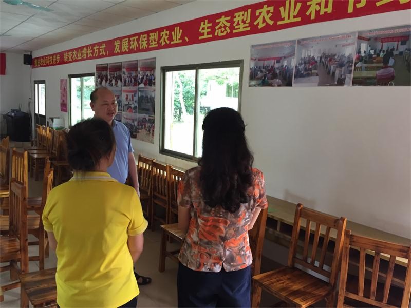 县委常委,统战部部长刘向红到柏埔镇开展"七一"前慰问