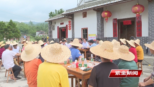 《中国人大》杂志社调研组到我县调研